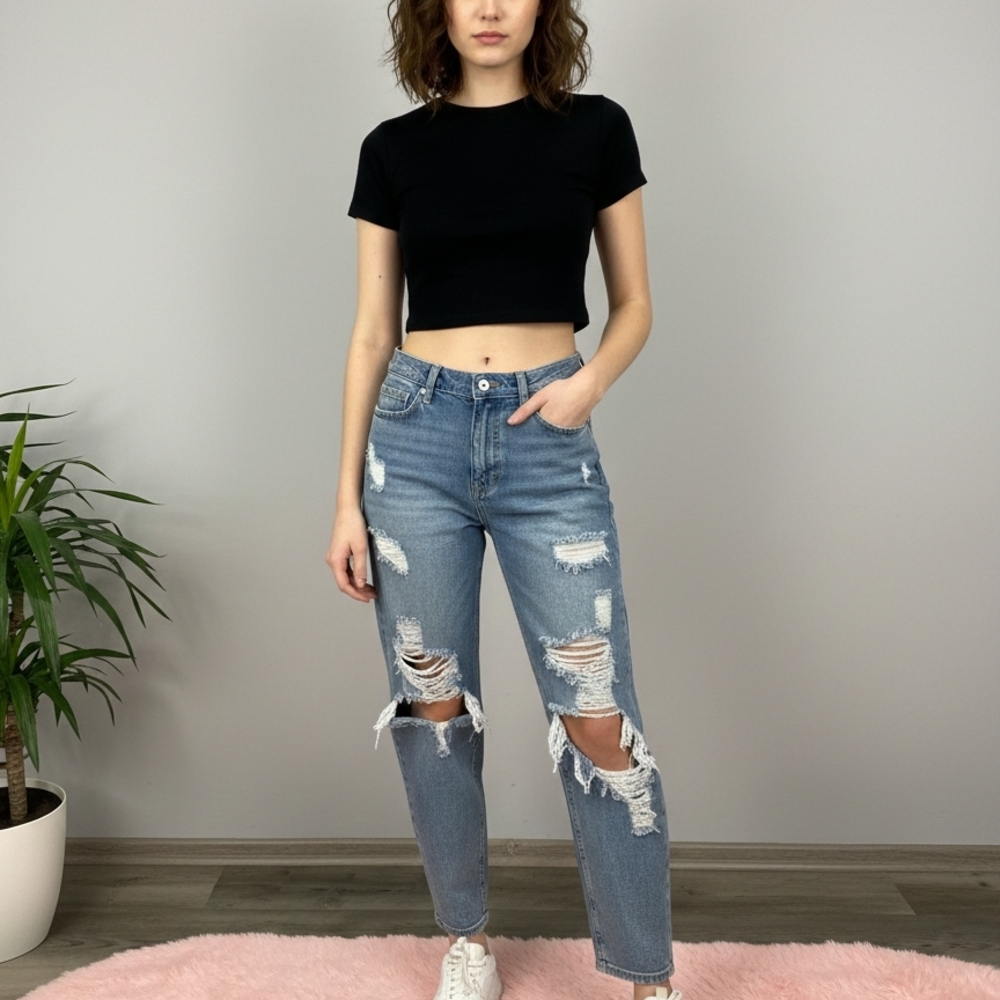 Akira Distressed Blue Jeans for Women Very Good Condition  Size 5 ( W 26)